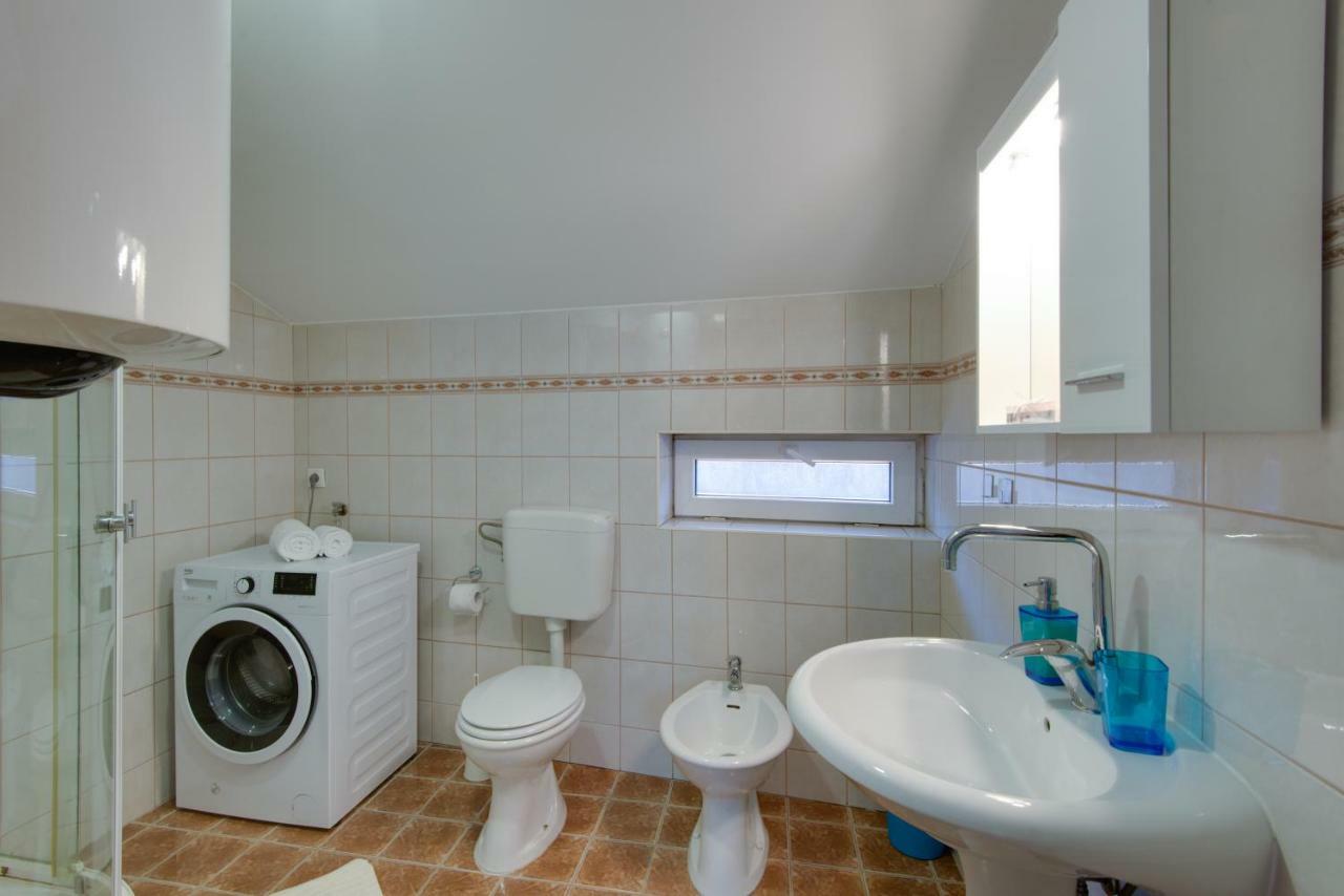 Apartmani Admiral Viskovo Экстерьер фото
